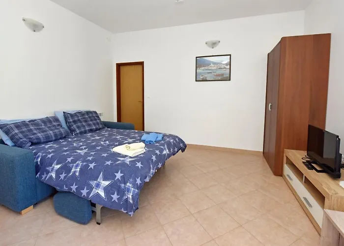Denis Apartman