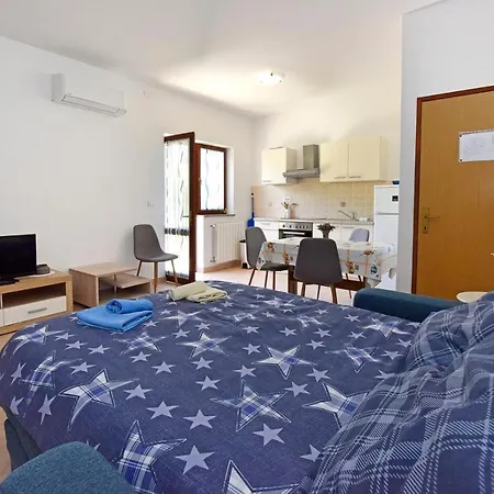 Denis Apartment *